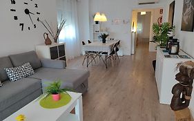 Apartamento Completo Muy Cerca Del Centro Ideal Para Familias Con Piscina